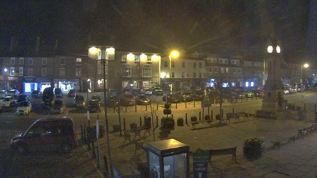 Thirsk webcam overlooking the Market Place