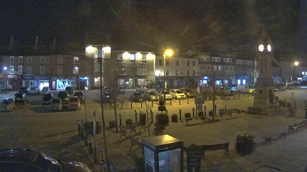 Thirsk webcam overlooking the Market Place
