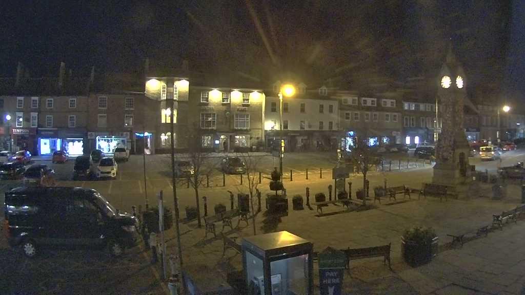 Thirsk webcam overlooking the Market Place