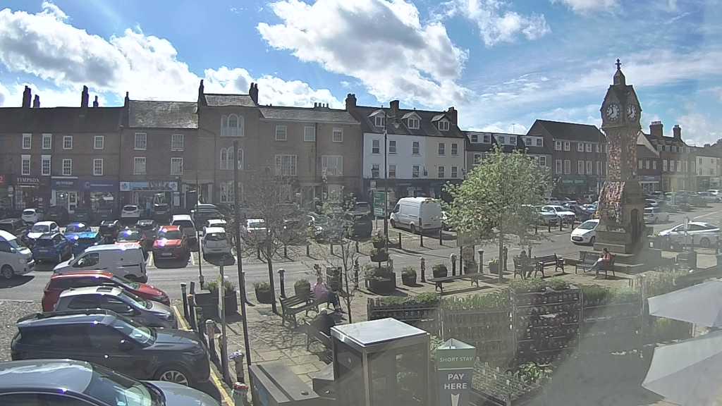 Thirsk webcam overlooking the Market Place