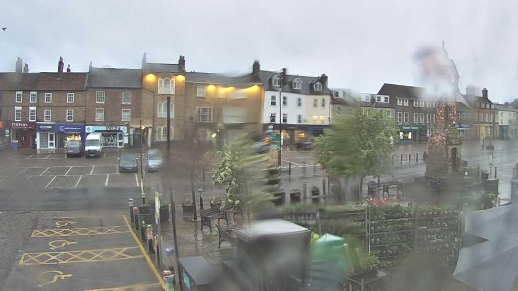 Thirsk webcam overlooking the Market Place