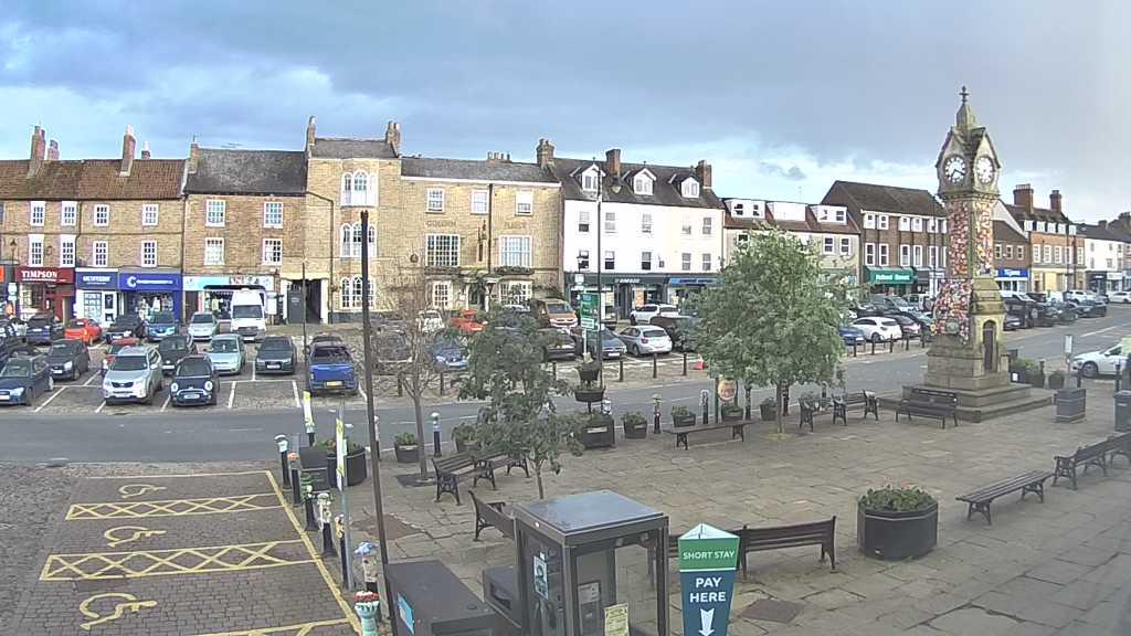 Thirsk webcam overlooking the Market Place